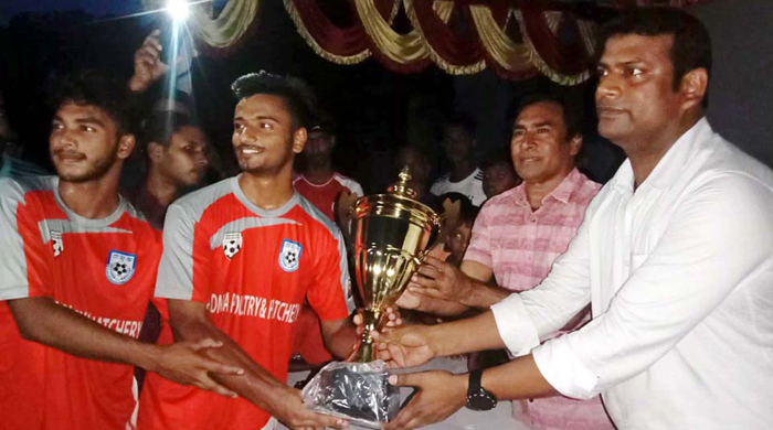 গোয়ালন্দে তারুণ্যের উৎসব ফুটবলে চ্যাম্পিয়ন গোয়ালন্দ পৌরসভা দল